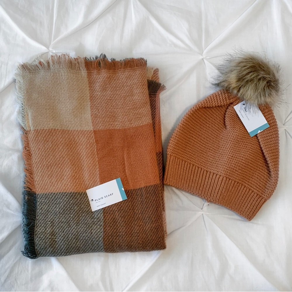 Gertex Plaid Blanket Scarf and Pom Beanie Hat Set NWT